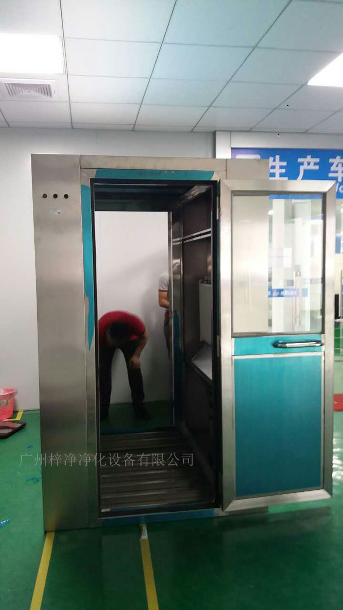風淋室和貨淋室門體的安裝與調試是確保系統正常運行的關鍵環節。